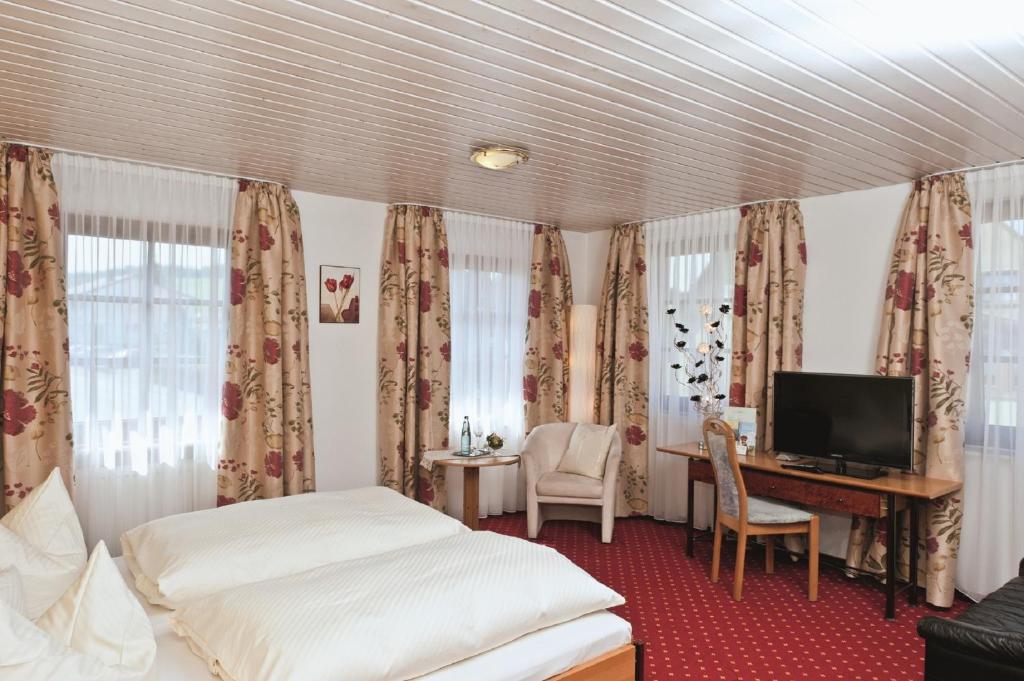 Hotel Landgasthof Kranz Huefingen Ngoại thất bức ảnh